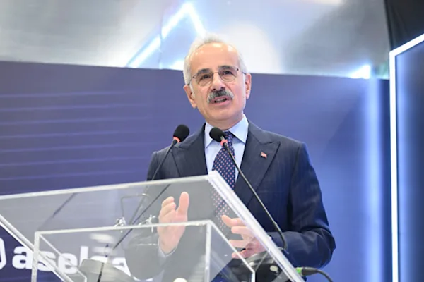 Uraloğlu, Gölbaşı Belediyesini ziyaret etti