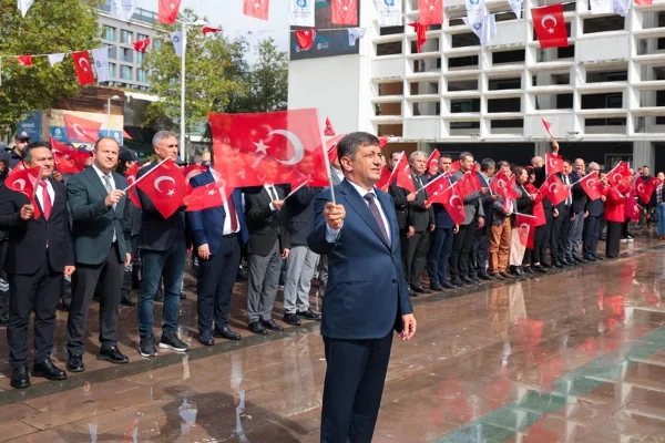 Anlatya'da Cumhuriyet Bayramı kutlamaları çelenk töreniyle başladı
