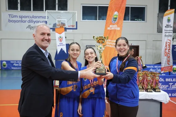 İnegöl'de Sokak Basketbolu Turnuvası tamamlandı