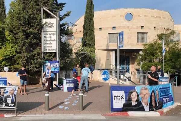 israil'de 7,3 milyon seçmen sandık başında