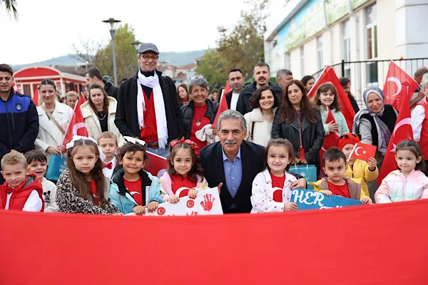 Gemlik’te minikler Cumhuriyet Bayramı’nı kutladı