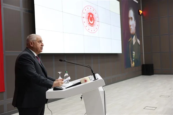 Bakan Güler, İskenderun’da sancak tevdi törenine katıldı