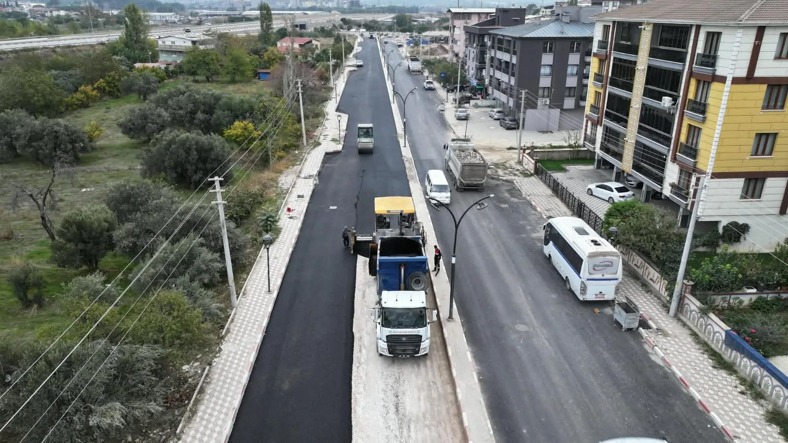 Manisa Büyükşehir Soma'da 3 kilometrelik yolu yeniliyor