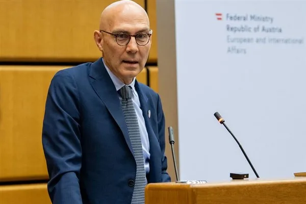 Türk: İnsan hakları olmadan barış kalıcı olmaz
