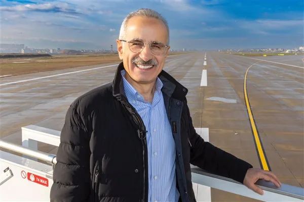 Bakan Uraloğlu'ndan MHP Gölbaşı İlçe Başkanlığı’na ziyaret