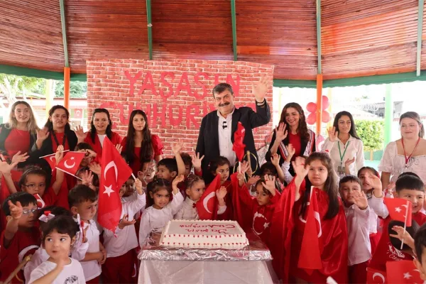 Toroslar’ın gündüz bakımevlerinde Cumhuriyet Bayramı kutlandı