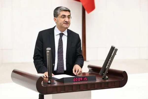 Ekmen: Staj ve çıraklık dönemindeki sigorta girişleri emekliliğe esas alınmalı