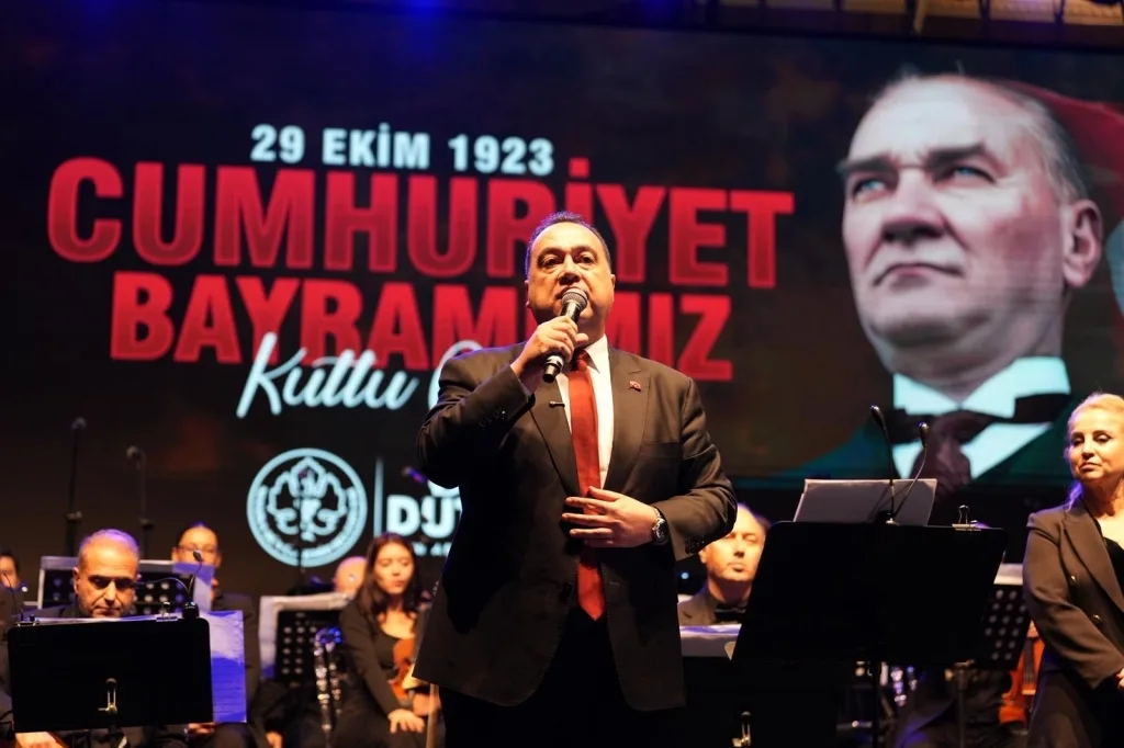 Dutlulu: Cumhuriyeti kutlamak için Manisalıları meydanlara davet ediyorum