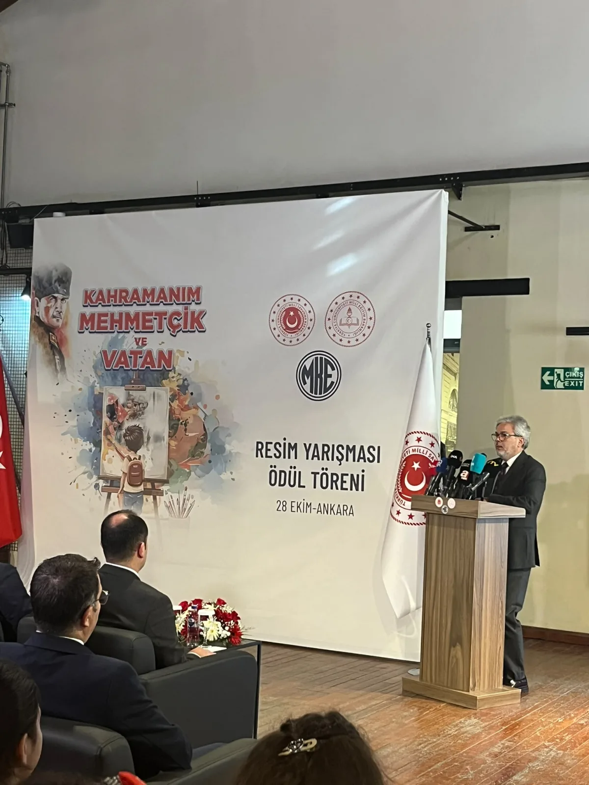 Kahramanım Mehmetçik ve Vatan yarışmasının ödülleri verildi