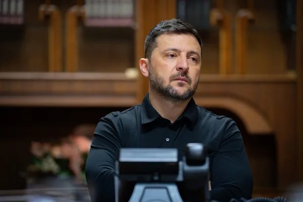 Zelenski: Ukrayna dili cesaretin ve onurun dilidir